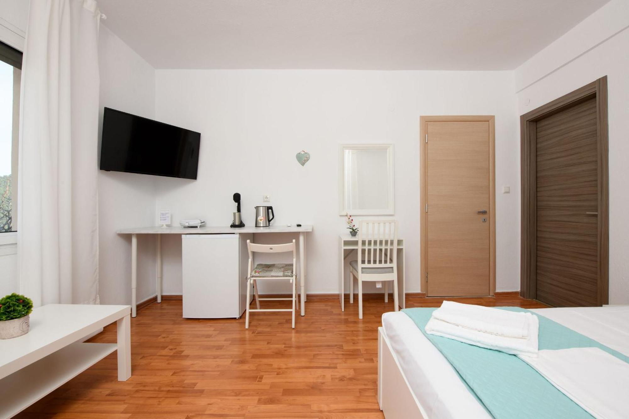 Whitegold Apartments Panagia Panagia  Rom bilde